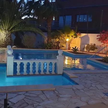 Oceano With Private Heated Pool, Aircon And Seaview וילה